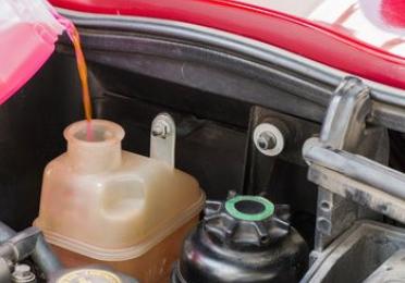 Usá refrigerantes y anticongelantes en tu auto